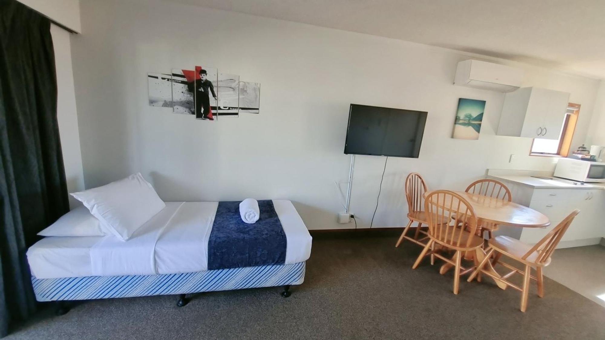 تاورانجا Summit Motor Lodge المظهر الخارجي الصورة