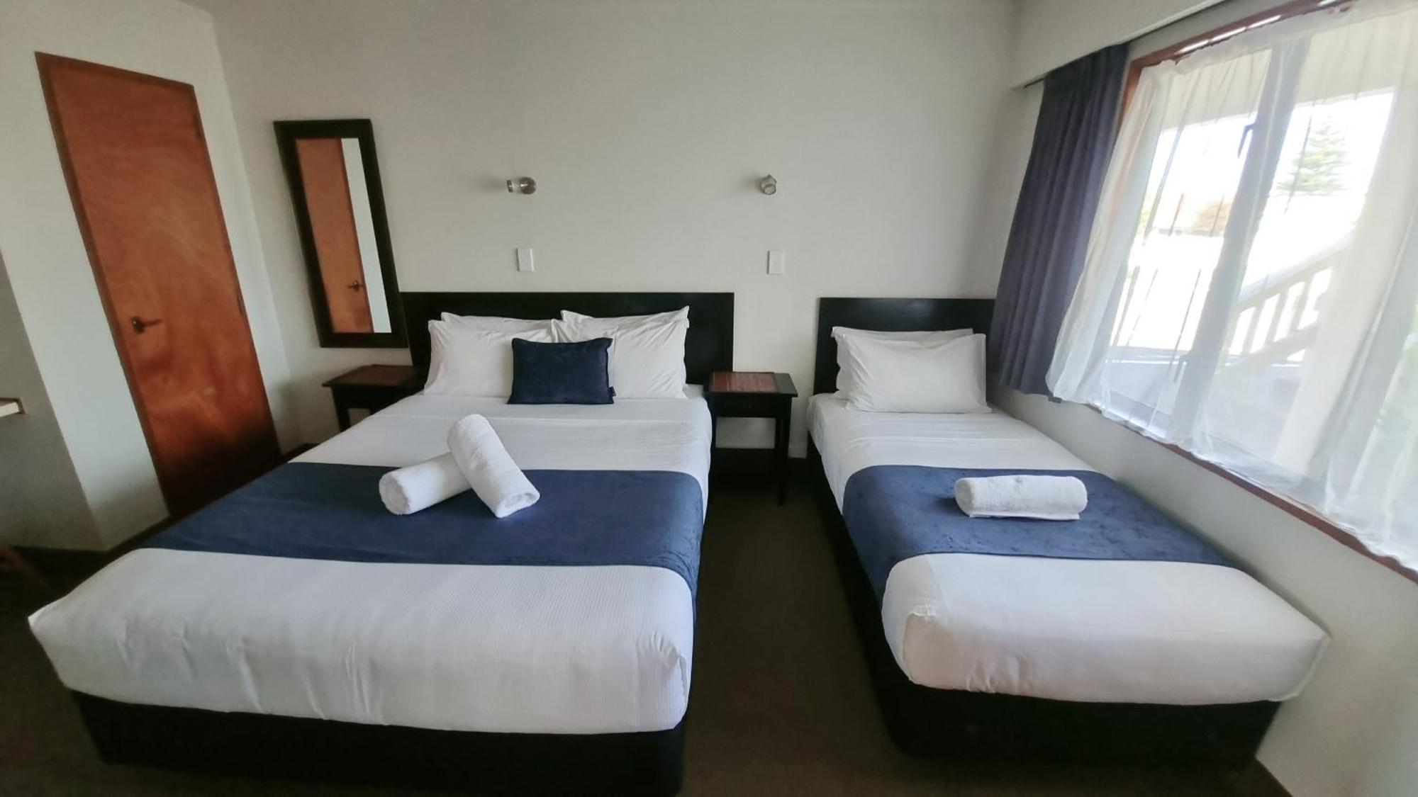تاورانجا Summit Motor Lodge المظهر الخارجي الصورة
